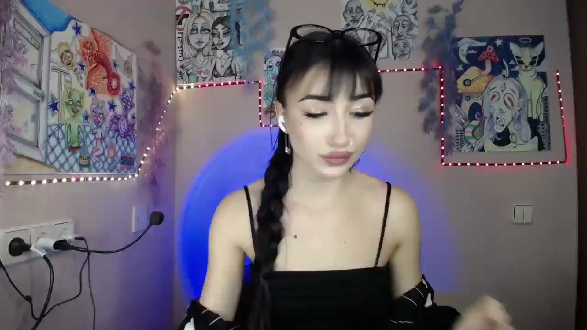 Gallery image thumbnail from Young_Evil's myfreecams stream on, 02/13/2026, 14:56 image 1 of 20
