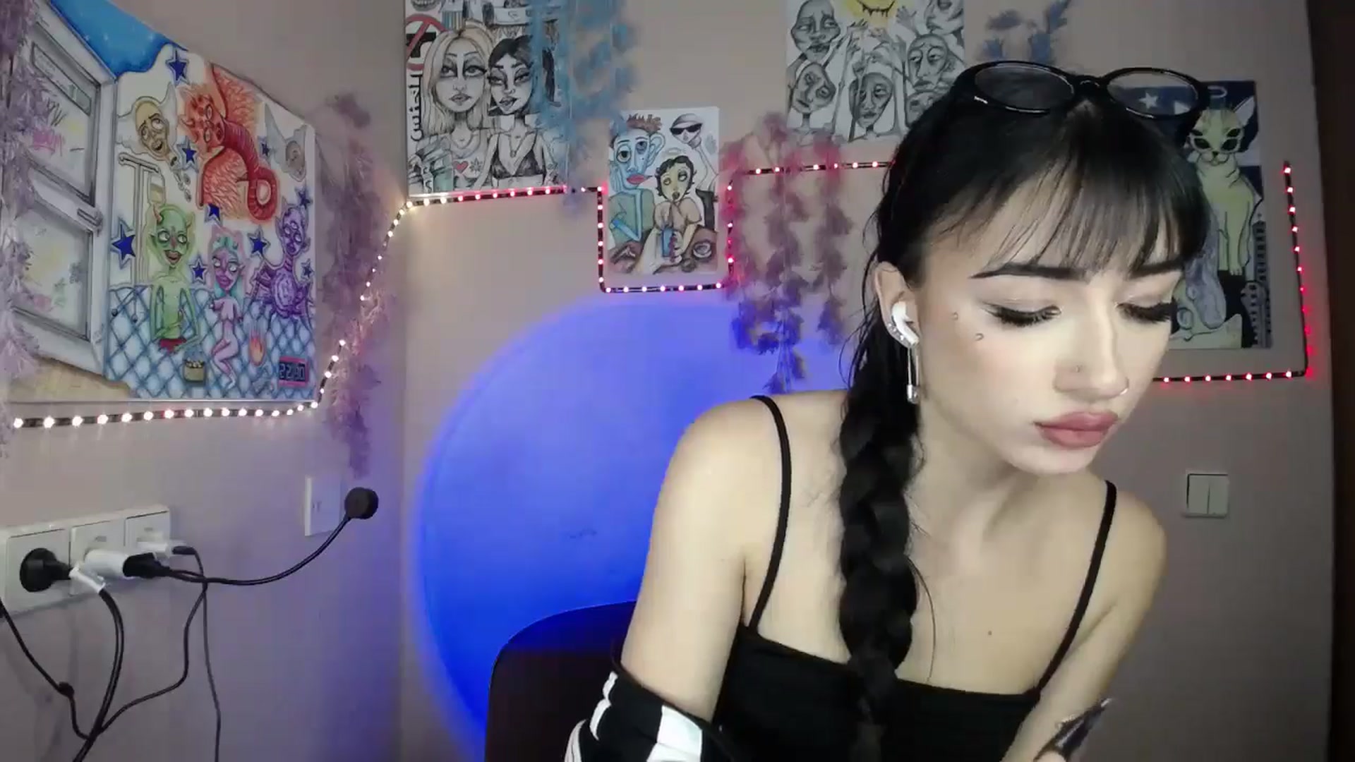 Gallery image thumbnail from Young_Evil's myfreecams stream on, 02/13/2026, 14:56 image 9 of 20