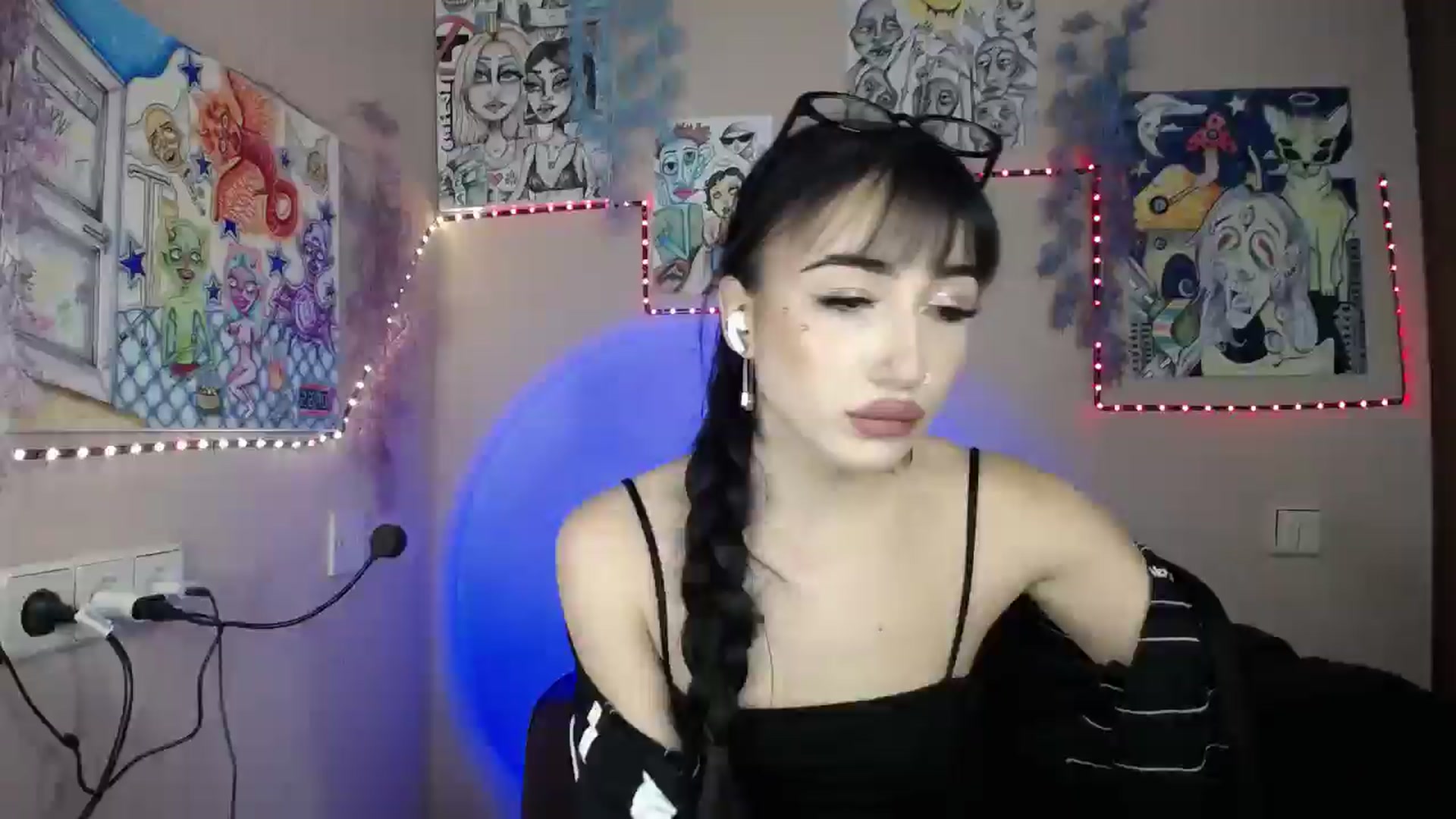 Gallery image thumbnail from Young_Evil's myfreecams stream on, 02/13/2026, 14:56 image 15 of 20