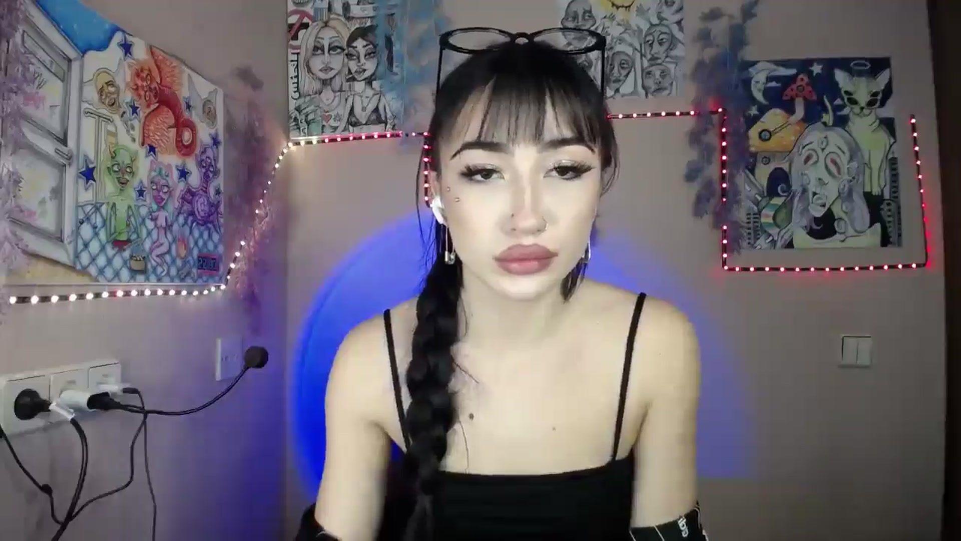 Gallery image thumbnail from Young_Evil's myfreecams stream on, 02/13/2026, 14:56 image 13 of 20