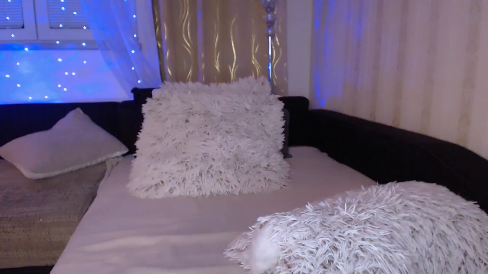 Gallery image thumbnail from YourArielXXX's myfreecams stream on, 11/24/2024, 19:01 image 18 of 20