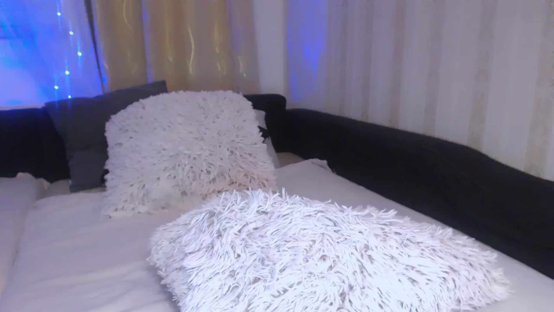 Gallery image thumbnail from YourArielXXX's myfreecams stream on, 11/30/2024, 21:40 image 14 of 20