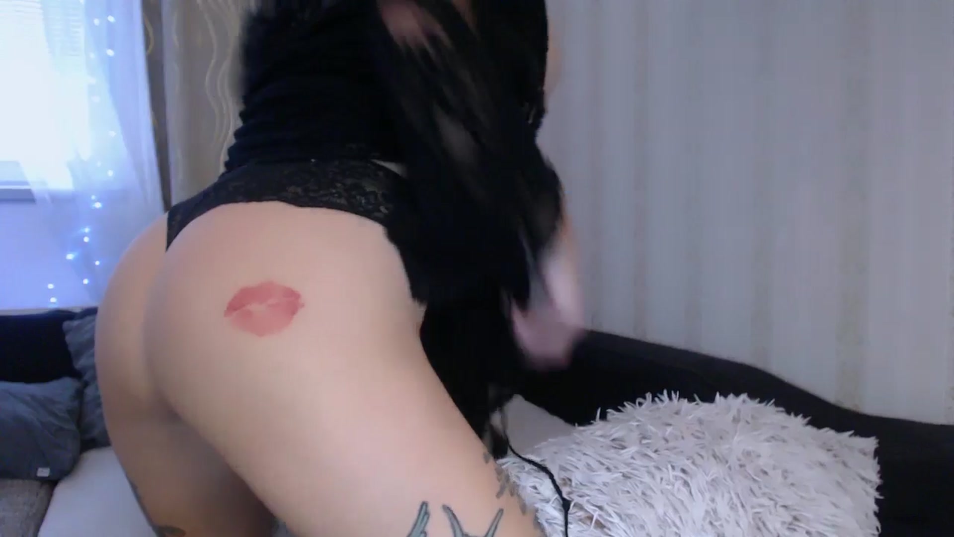 Gallery image thumbnail from YourArielXXX's myfreecams stream on, 12/13/2024, 11:02 image 12 of 20