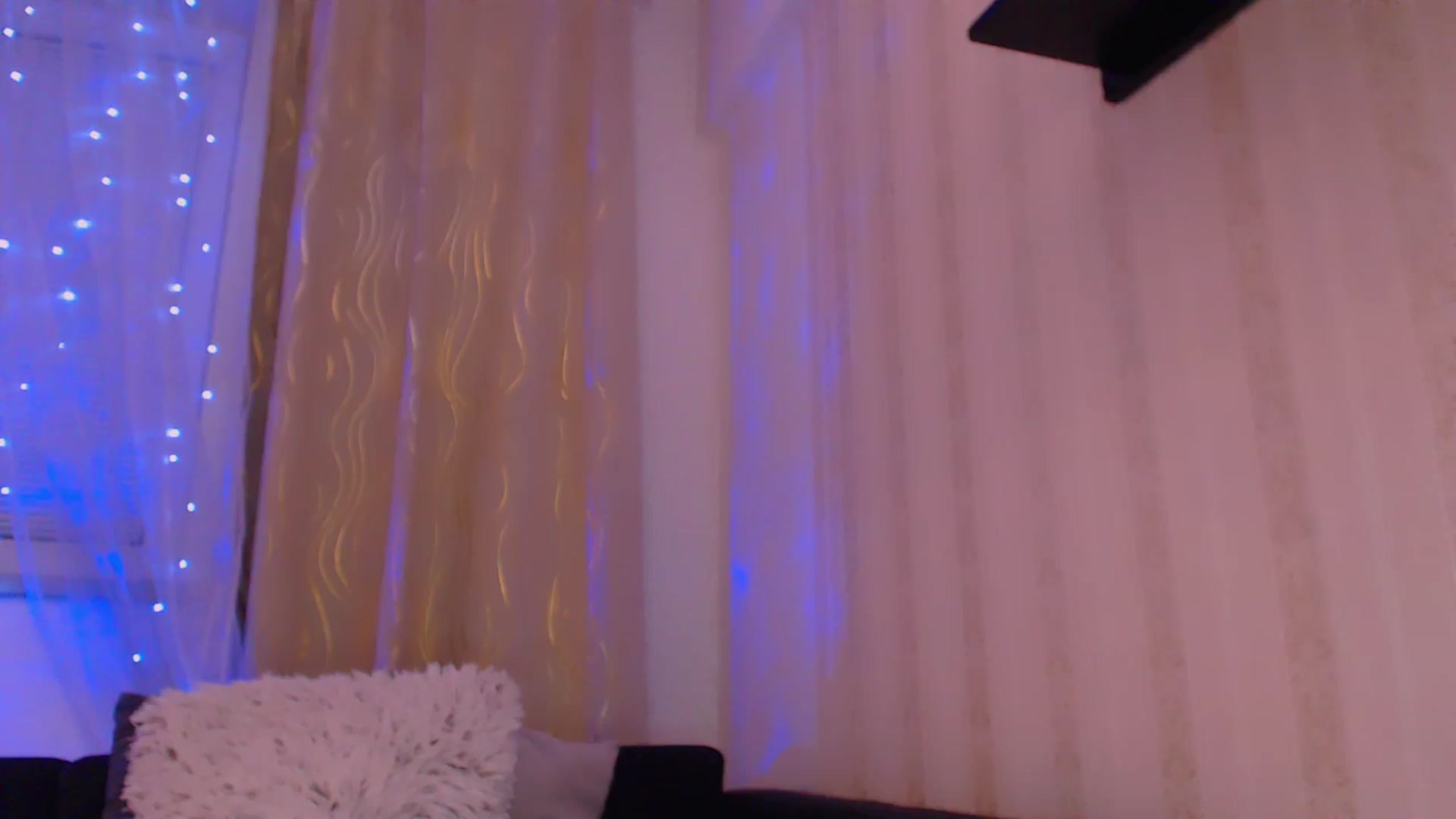 Gallery image thumbnail from YourArielXXX's myfreecams stream on, 02/17/2025, 21:35 image 8 of 20
