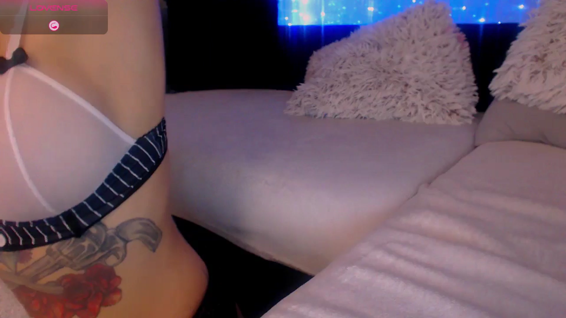 Gallery image thumbnail from YourArielXXX's myfreecams stream on, 06/05/2025, 19:06 image 2 of 20