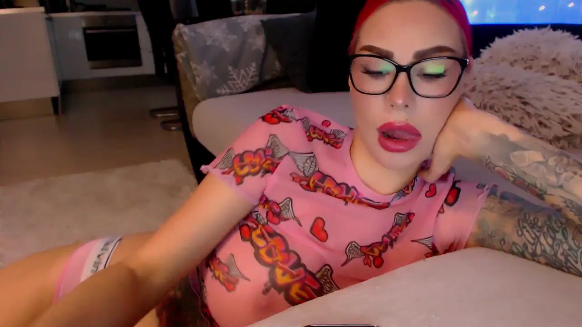 Gallery image thumbnail from YourArielXXX's myfreecams stream on, 06/08/2025, 18:26 image 14 of 20