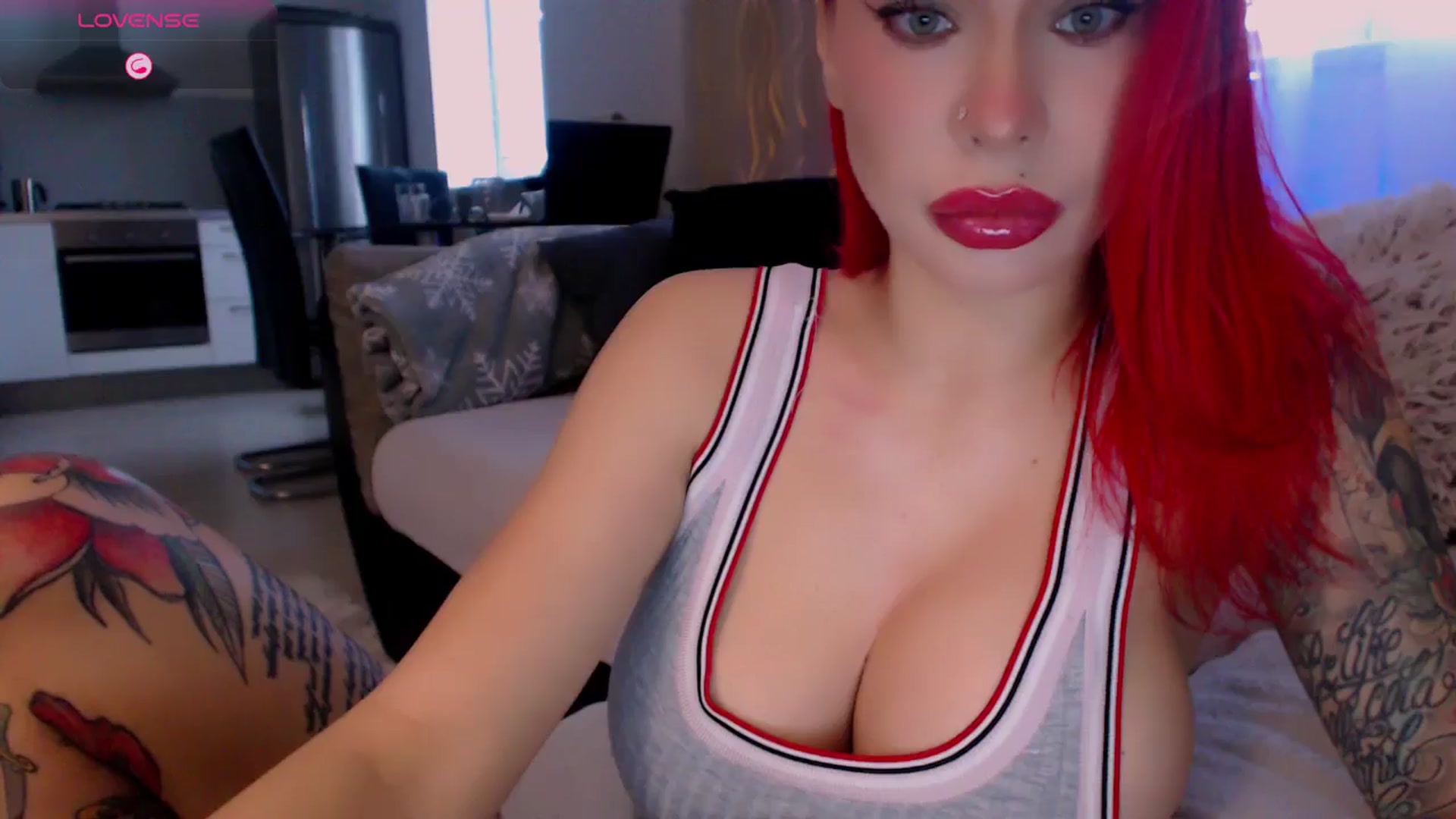 Gallery image thumbnail from YourArielXXX's myfreecams stream on, 06/11/2025, 16:32 image 10 of 20