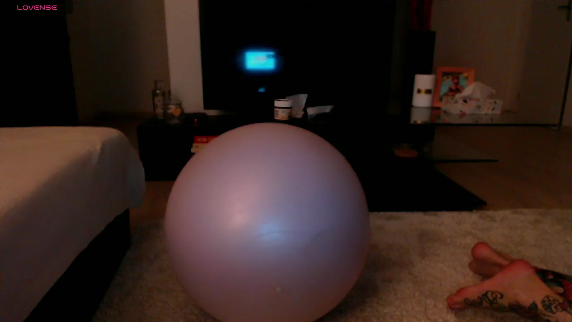 Gallery image thumbnail from YourArielXXX's myfreecams stream on, 06/19/2025, 20:45 image 19 of 20