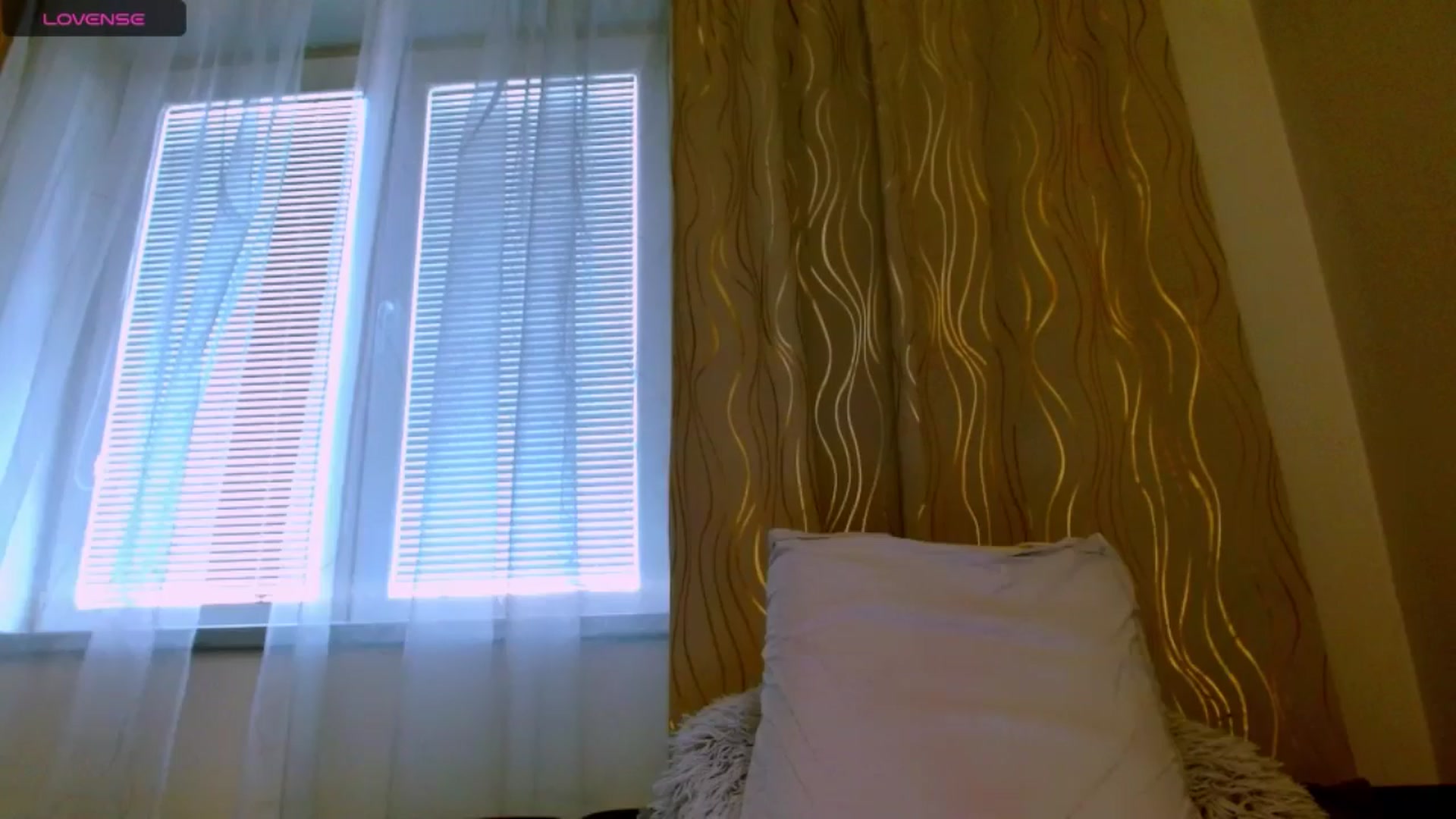 Gallery image thumbnail from YourArielXXX's myfreecams stream on, 05/06/2026, 17:43 image 16 of 20