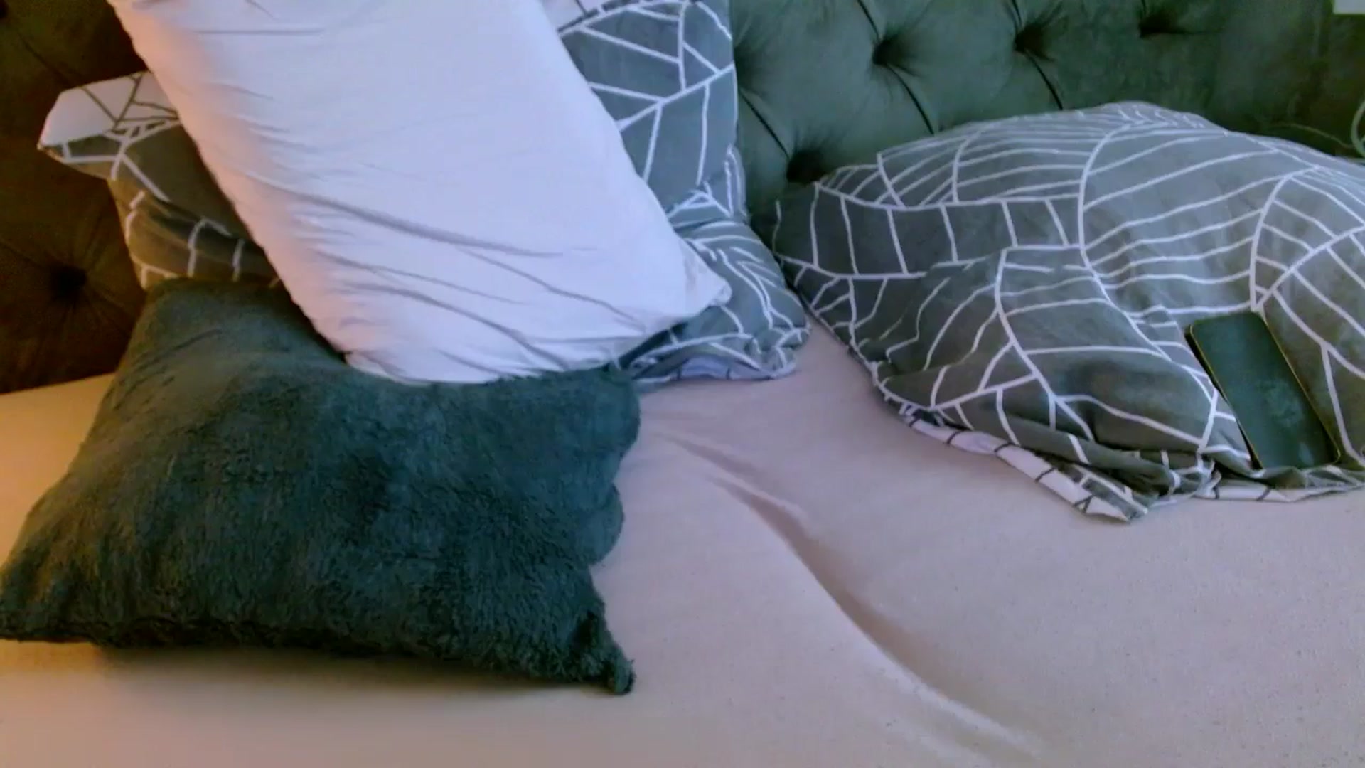 Gallery image thumbnail from YourArielXXX's myfreecams stream on, 05/09/2026, 12:49 image 12 of 20