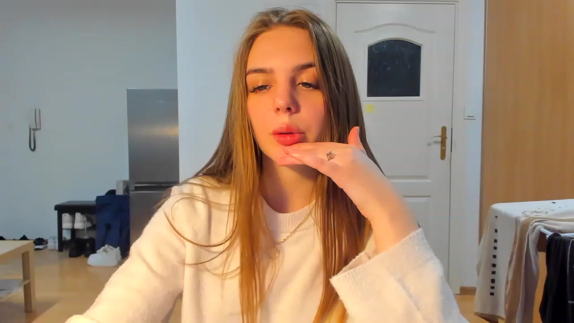 Gallery image thumbnail from YourBabeDoll's myfreecams stream on, 11/20/2022, 23:44 image 17 of 20