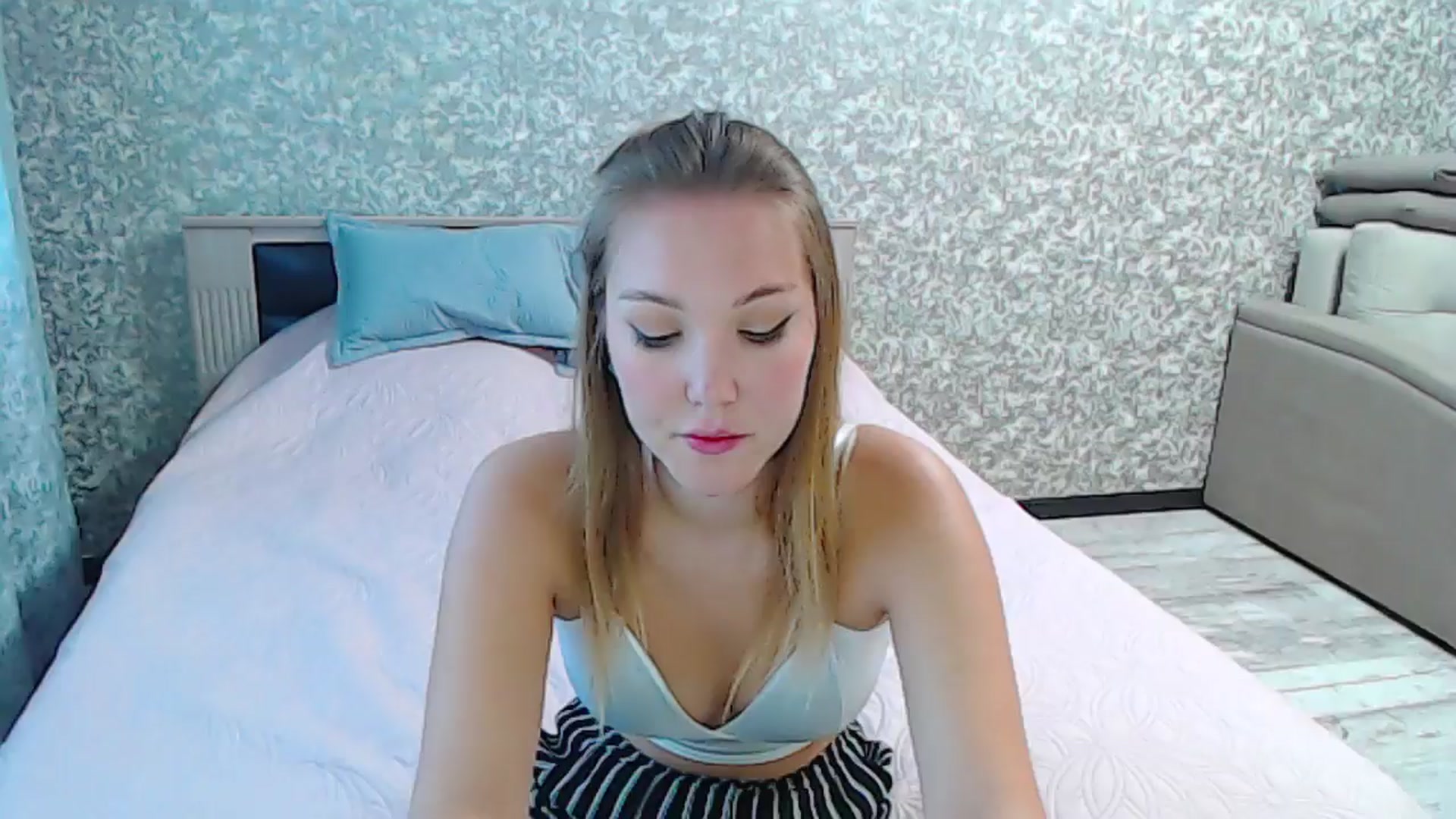 Gallery image thumbnail from YourBunny_'s myfreecams stream on, 06/25/2024, 06:55 image 6 of 20