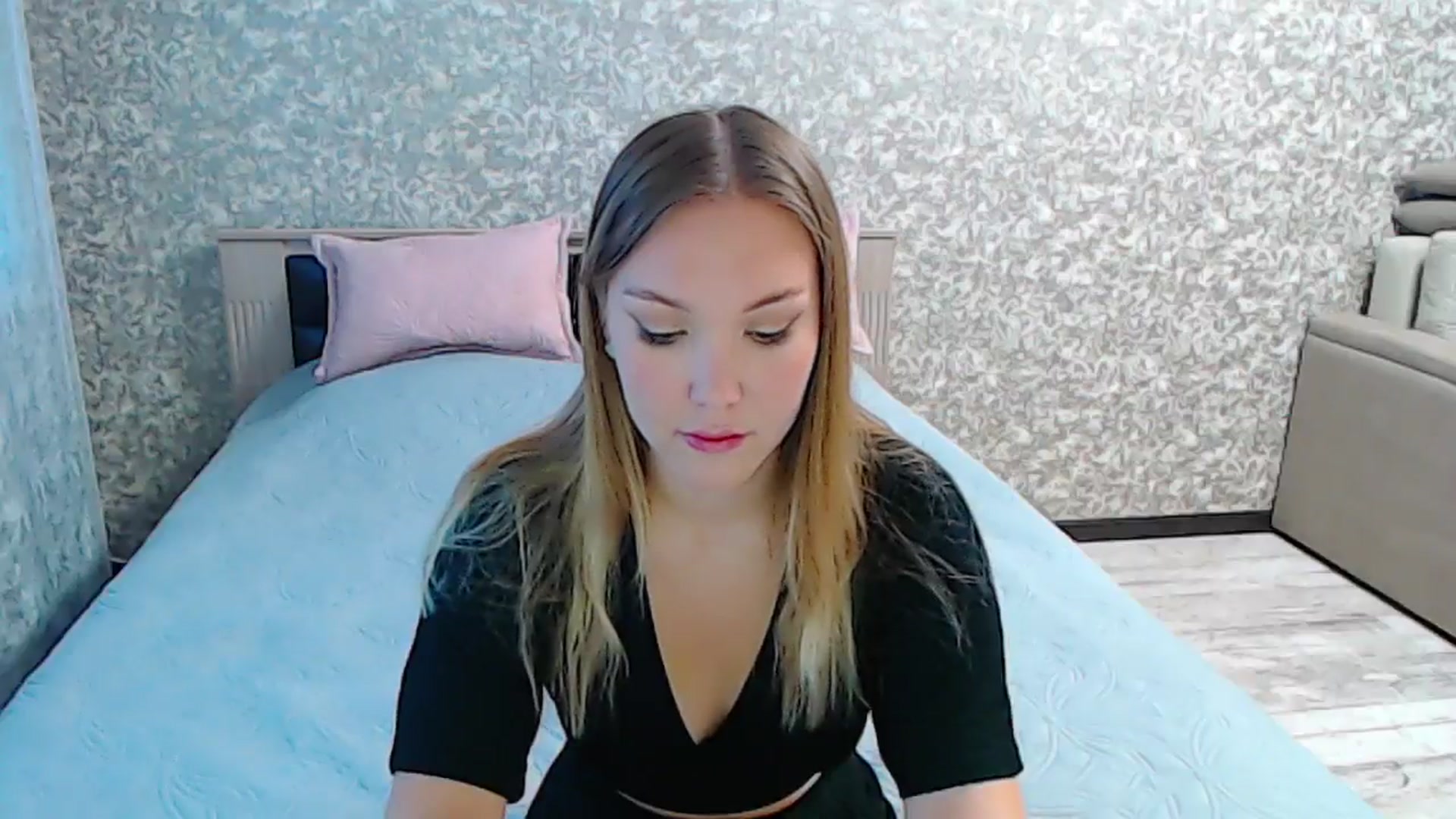 Gallery image thumbnail from YourBunny_'s myfreecams stream on, 06/27/2024, 04:50 image 2 of 20