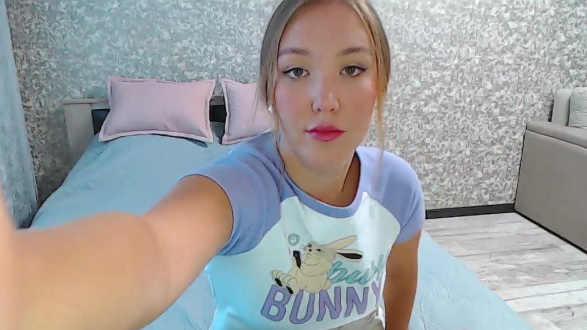 Gallery image thumbnail from YourBunny_'s myfreecams stream on, 08/14/2024, 04:58 image 3 of 20