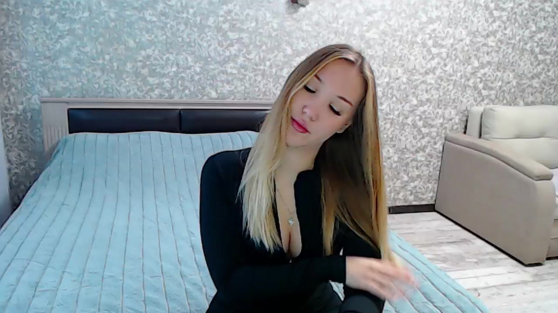 Gallery image thumbnail from YourBunny_'s myfreecams stream on, 10/08/2024, 05:37 image 7 of 20