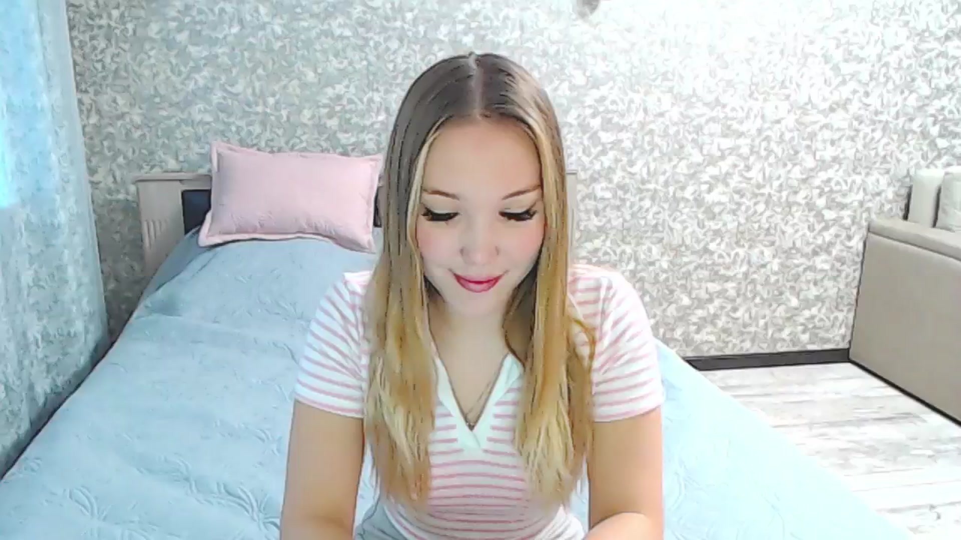 Gallery image thumbnail from YourBunny_'s myfreecams stream on, 11/13/2024, 06:44 image 5 of 20