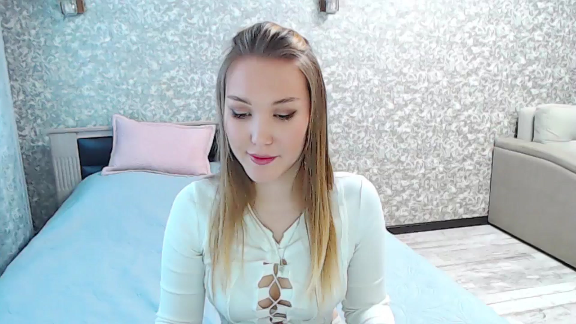 Gallery image thumbnail from YourBunny_'s myfreecams stream on, 12/06/2024, 08:42 image 17 of 20