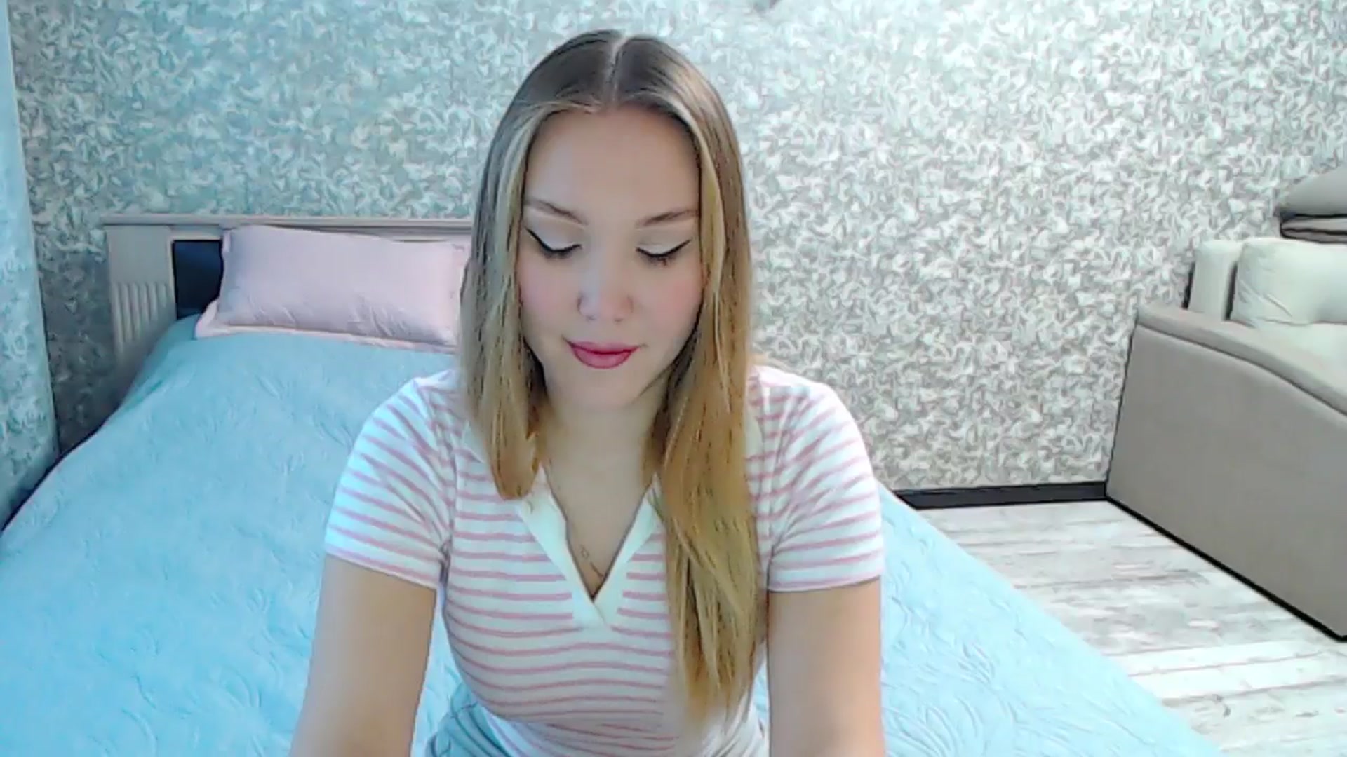 Gallery image thumbnail from YourBunny_'s myfreecams stream on, 12/11/2024, 06:45 image 16 of 20