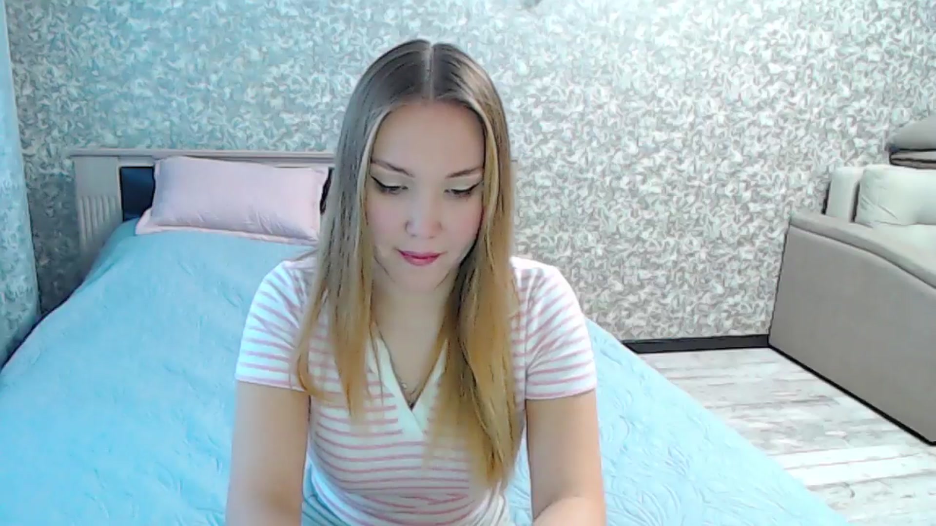 Gallery image thumbnail from YourBunny_'s myfreecams stream on, 12/11/2024, 07:15 image 19 of 20