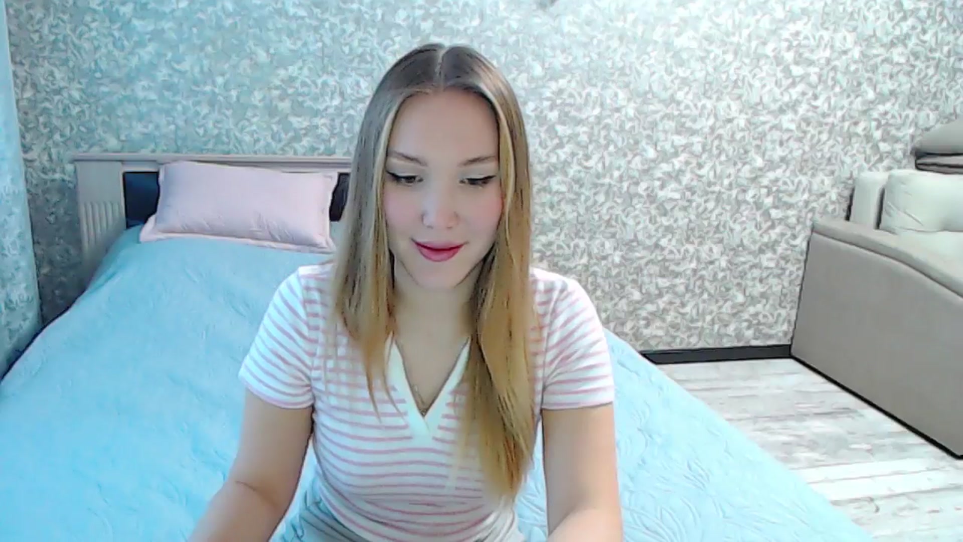 Gallery image thumbnail from YourBunny_'s myfreecams stream on, 12/11/2024, 07:15 image 13 of 20
