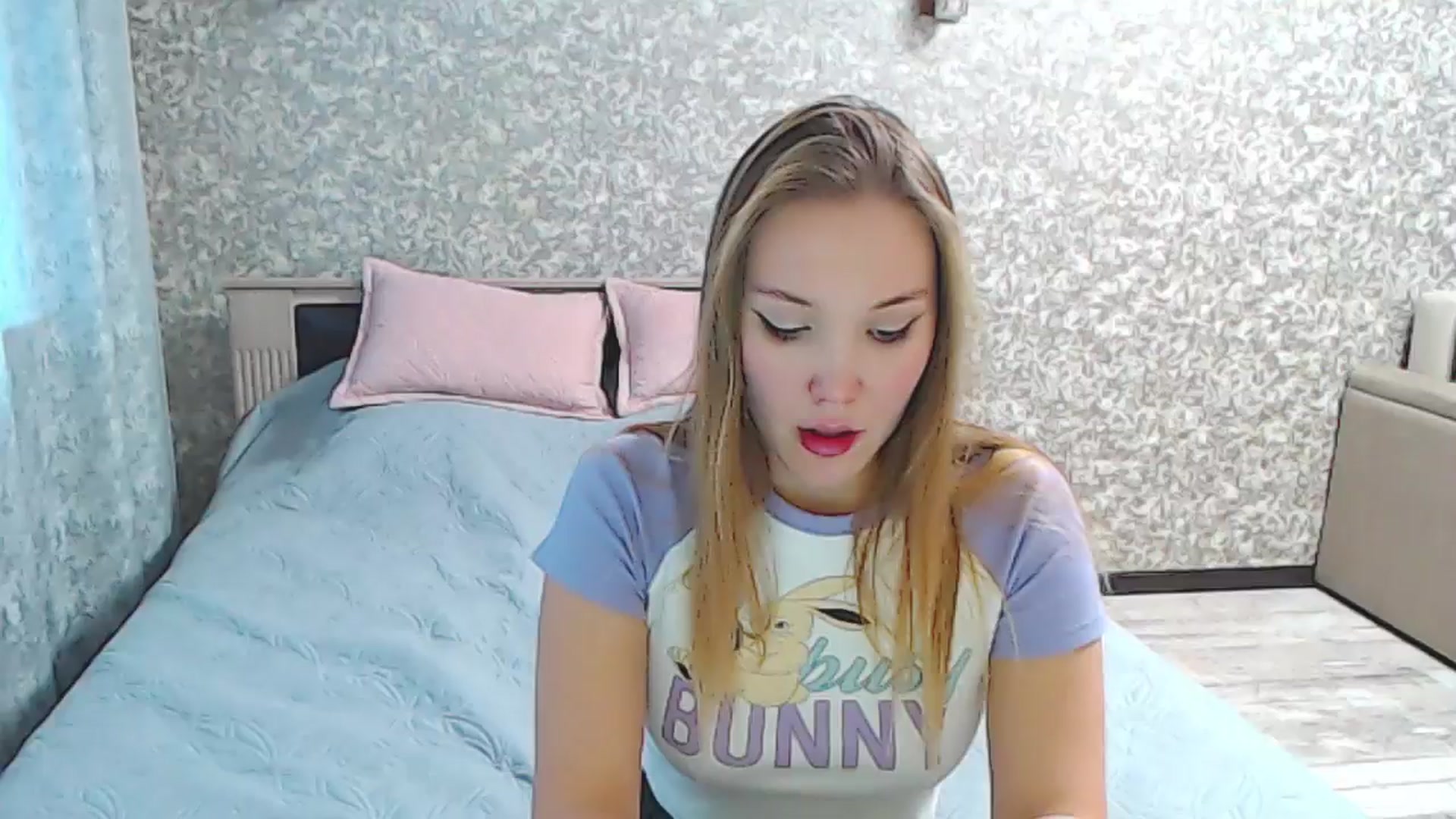 Gallery image thumbnail from YourBunny_'s myfreecams stream on, 12/12/2024, 09:29 image 9 of 20