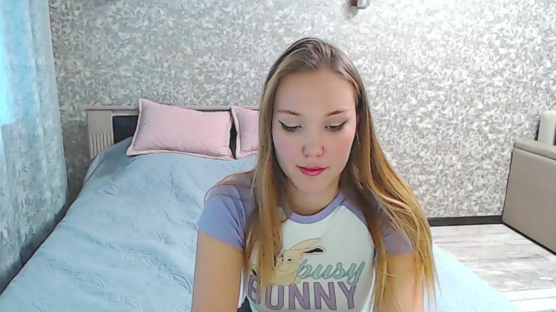Gallery image thumbnail from YourBunny_'s myfreecams stream on, 12/12/2024, 09:29 image 15 of 20