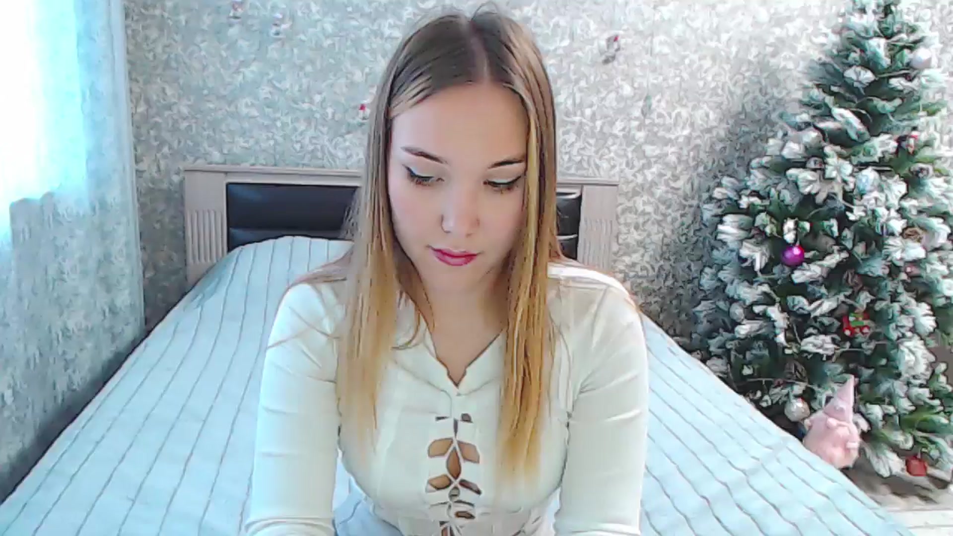 Gallery image thumbnail from YourBunny_'s myfreecams stream on, 12/20/2024, 07:42 image 19 of 20