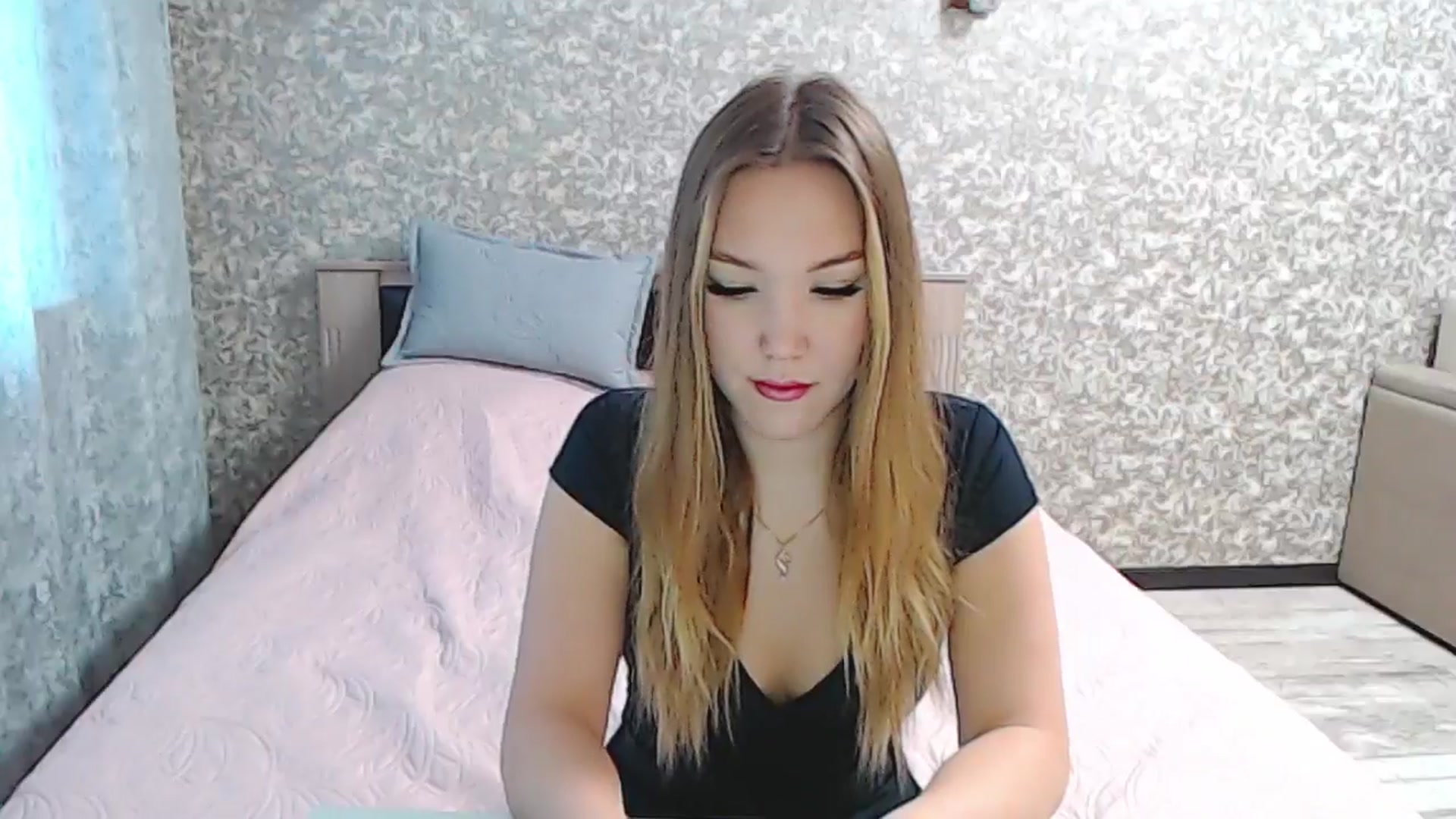 Gallery image thumbnail from YourBunny_'s myfreecams stream on, 01/27/2025, 06:56 image 11 of 20