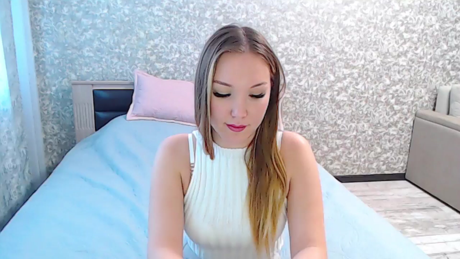 Gallery image thumbnail from YourBunny_'s myfreecams stream on, 02/18/2025, 08:40 image 16 of 20