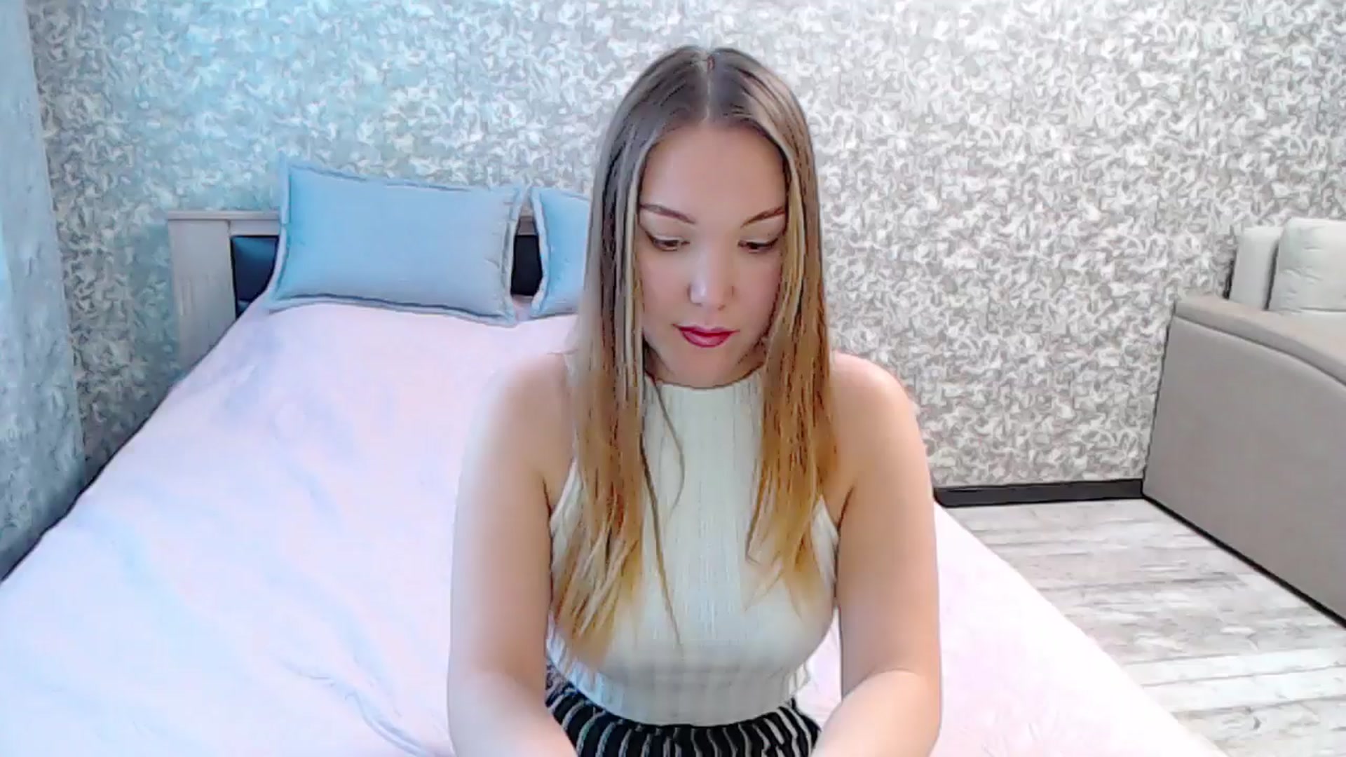 Gallery image thumbnail from YourBunny_'s myfreecams stream on, 02/25/2025, 07:01 image 18 of 20