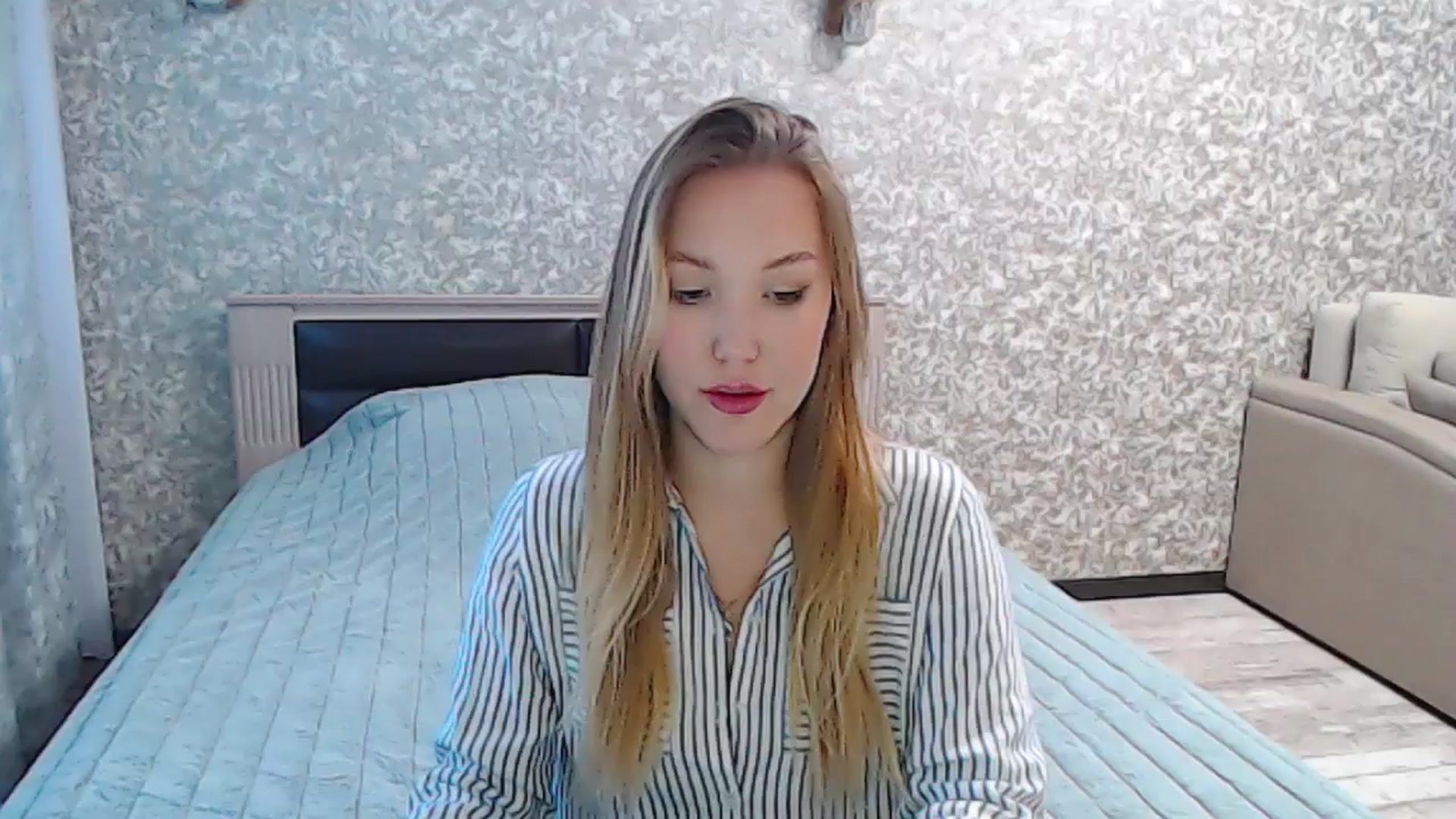 Gallery image thumbnail from YourBunny_'s myfreecams stream on, 03/21/2025, 06:42 image 7 of 20