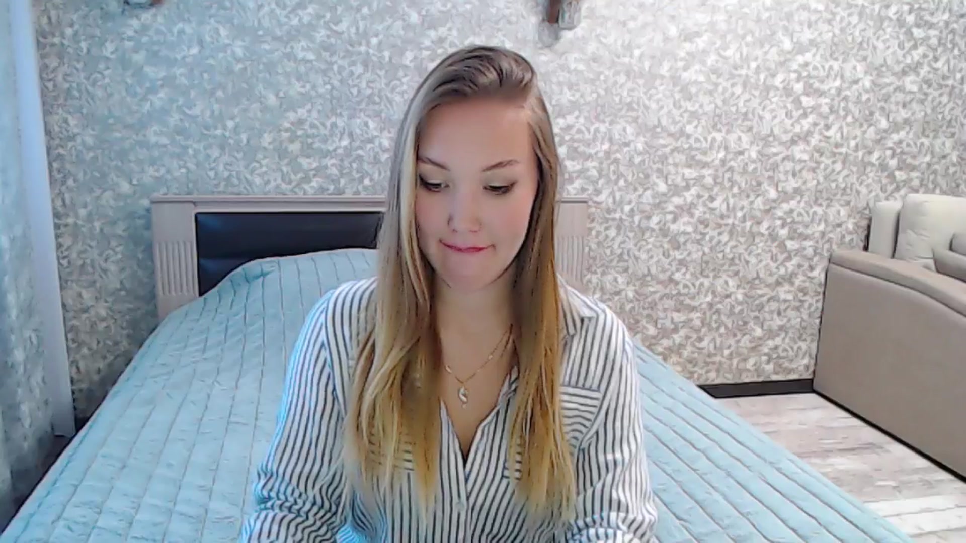Gallery image thumbnail from YourBunny_'s myfreecams stream on, 03/21/2025, 07:38 image 7 of 20