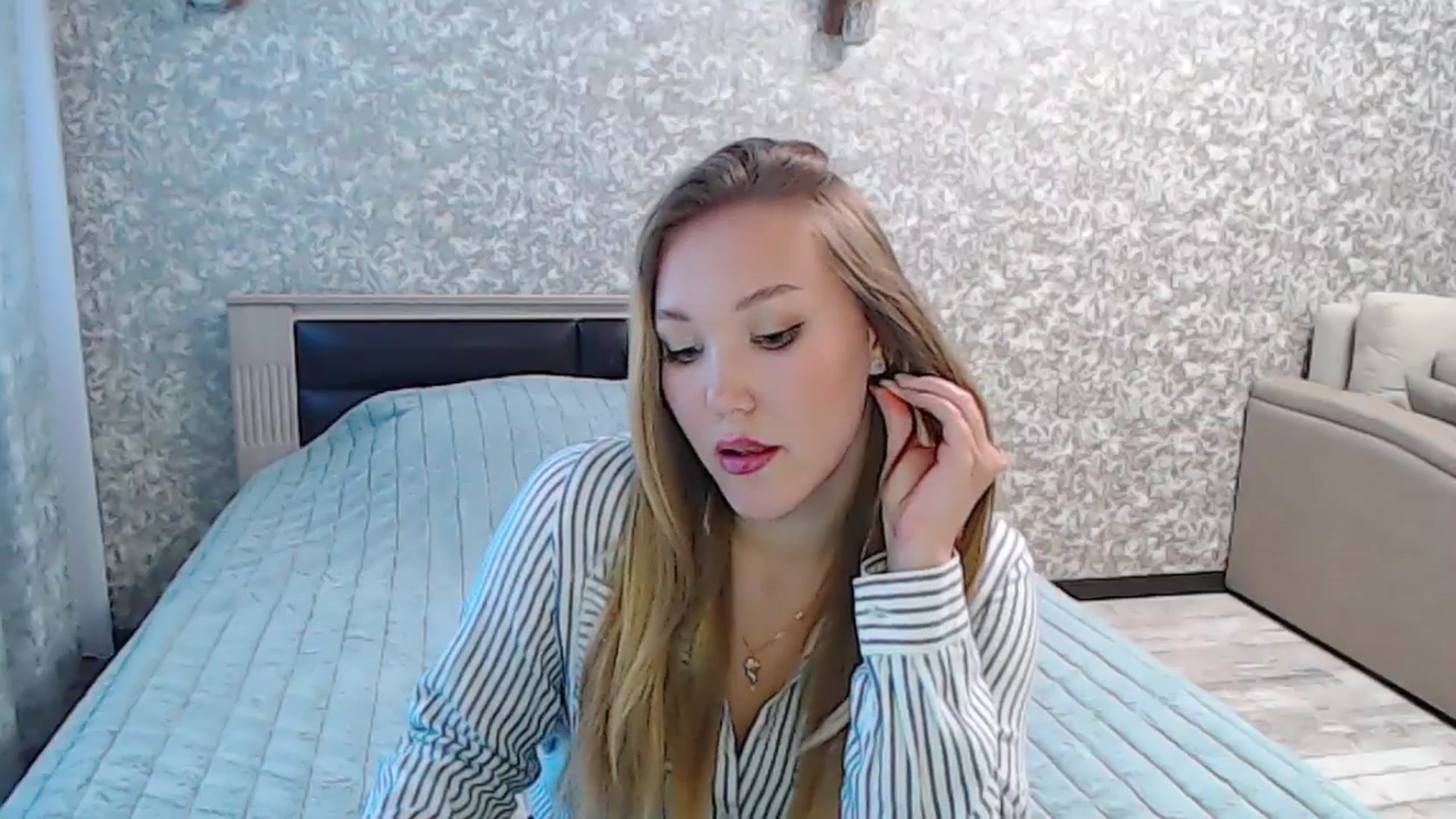 Gallery image thumbnail from YourBunny_'s myfreecams stream on, 03/21/2025, 07:38 image 8 of 20