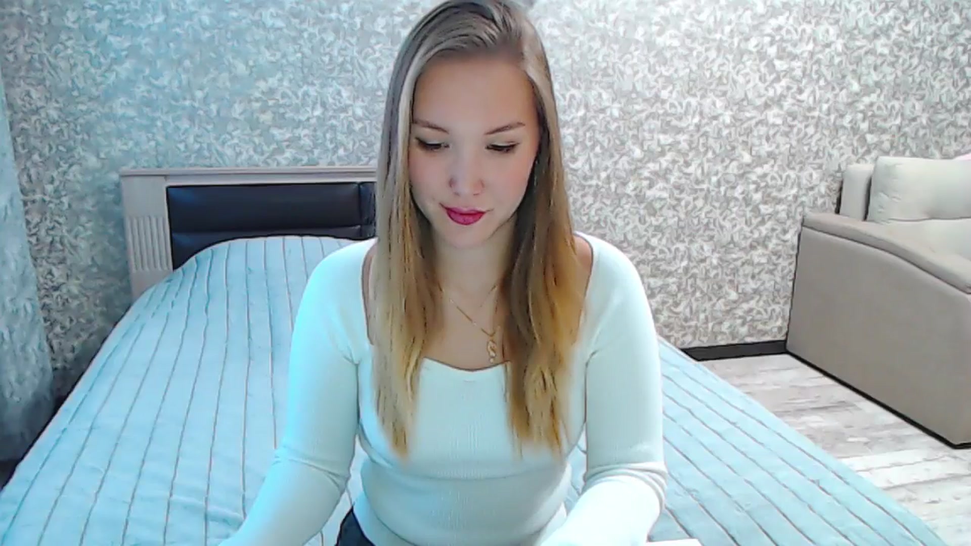 Gallery image thumbnail from YourBunny_'s myfreecams stream on, 03/25/2025, 06:46 image 18 of 20
