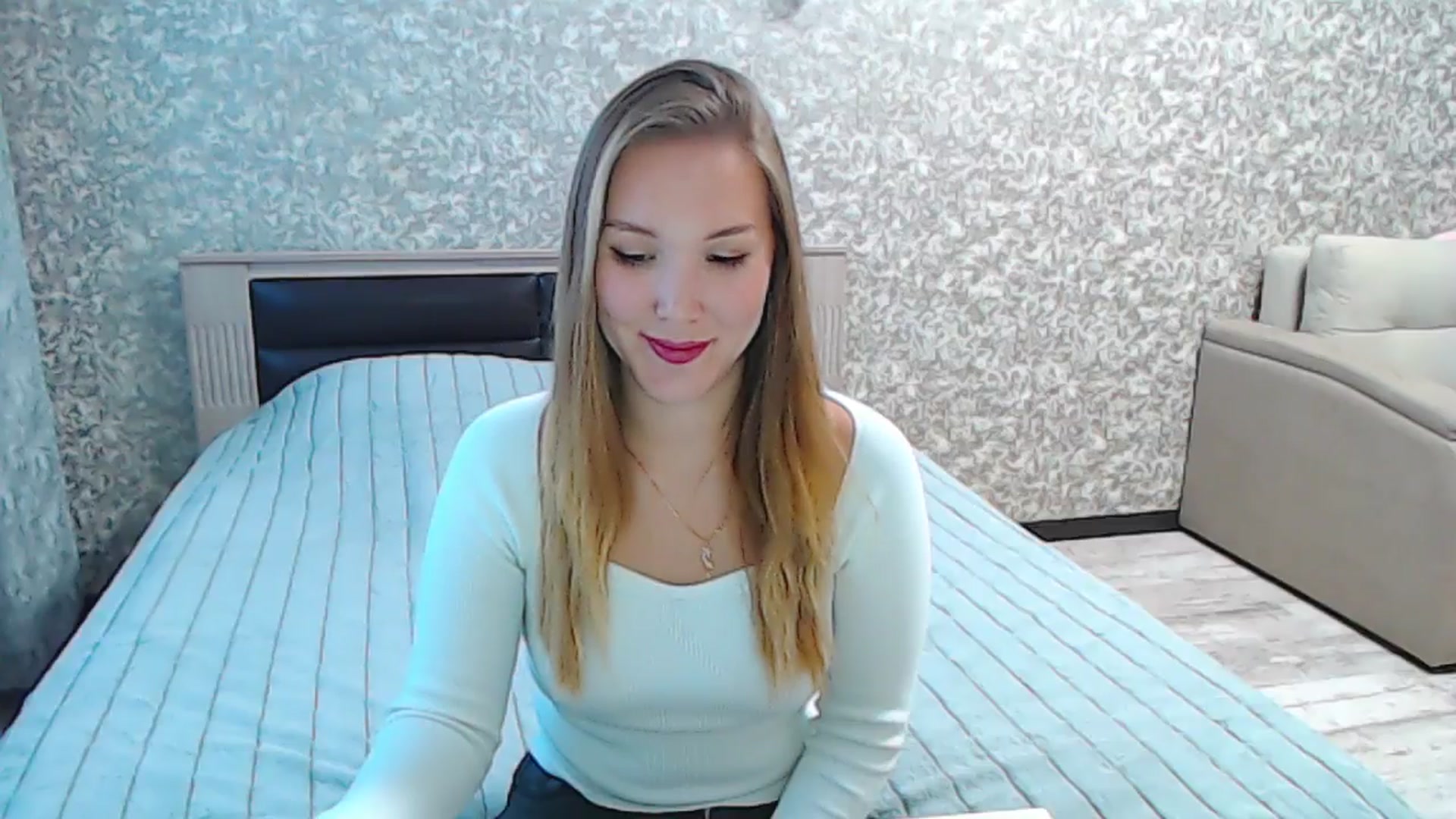Gallery image thumbnail from YourBunny_'s myfreecams stream on, 03/25/2025, 06:46 image 17 of 20