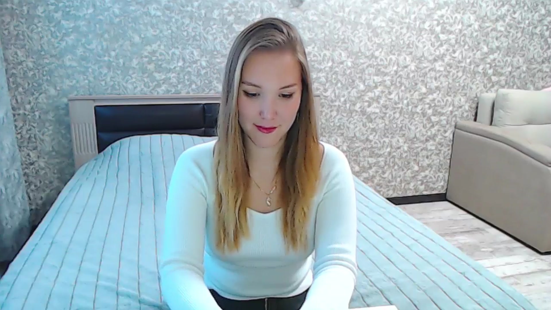 Gallery image thumbnail from YourBunny_'s myfreecams stream on, 03/25/2025, 06:46 image 15 of 20