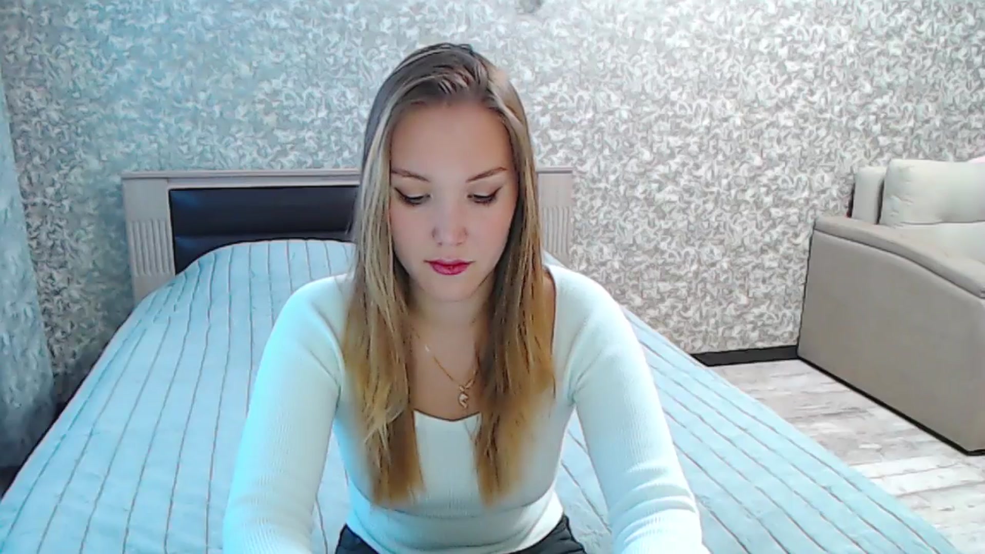 Gallery image thumbnail from YourBunny_'s myfreecams stream on, 03/25/2025, 06:46 image 5 of 20