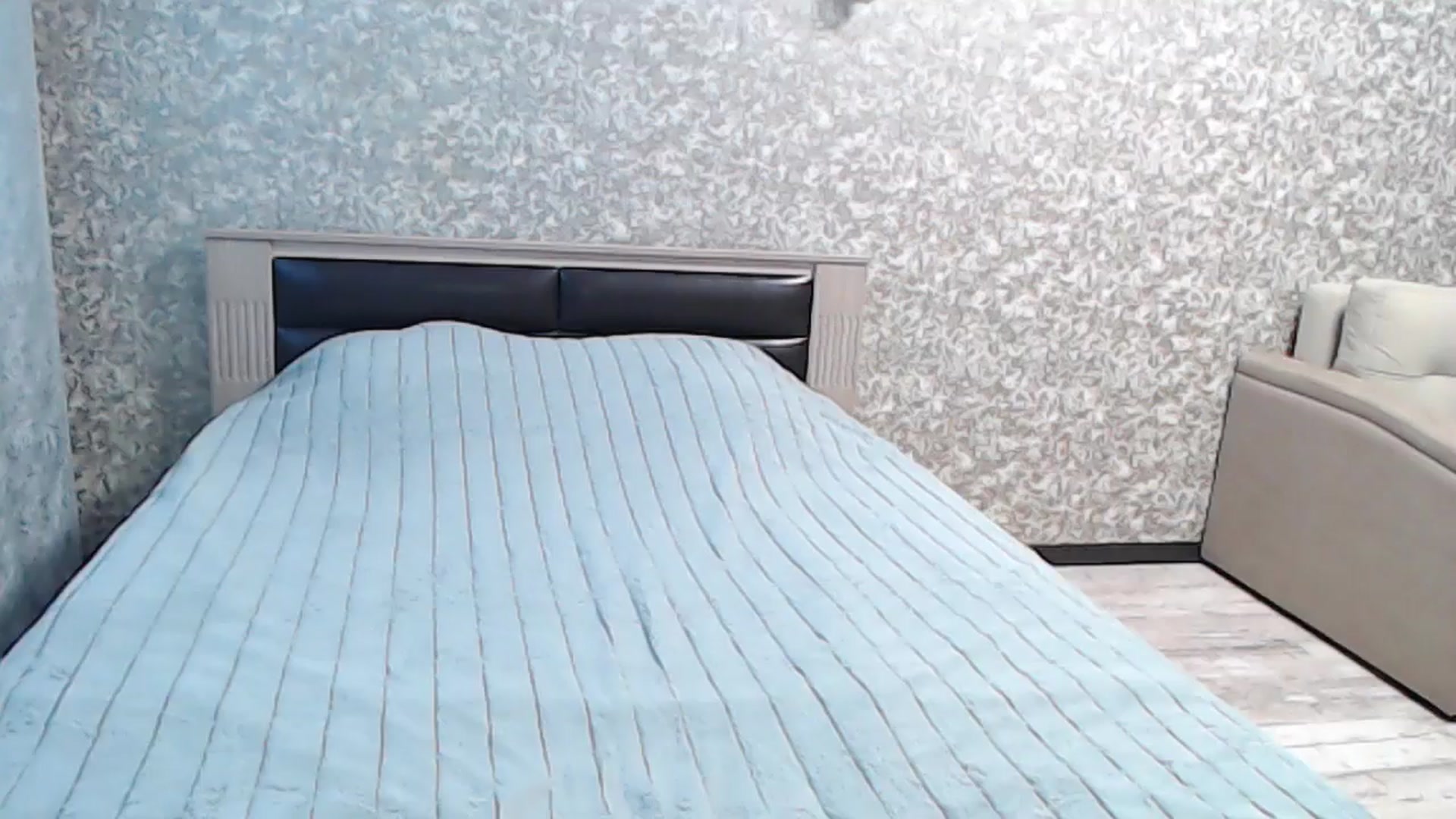 Gallery image thumbnail from YourBunny_'s myfreecams stream on, 04/15/2025, 06:12 image 16 of 20