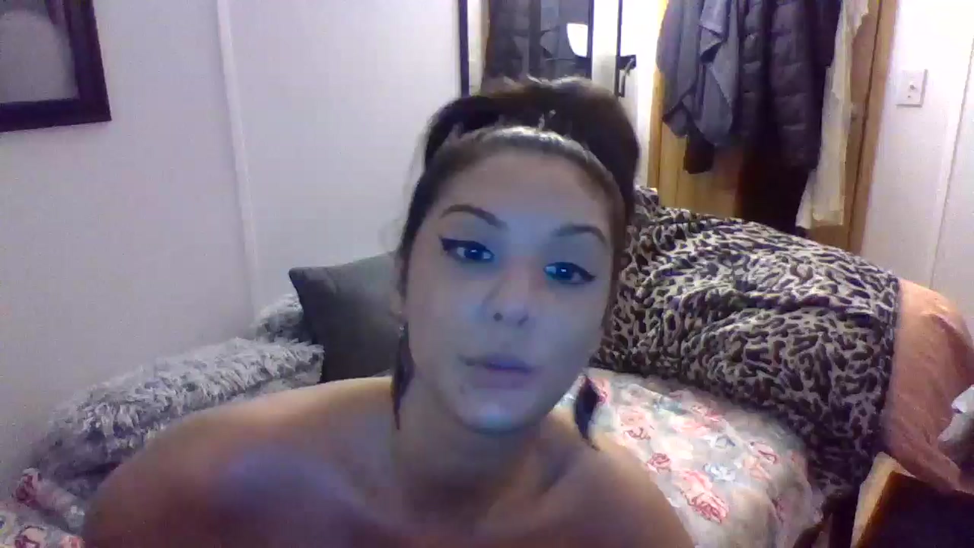 Gallery image thumbnail from YourCamSlut's myfreecams stream on, 06/17/2025, 06:09 image 12 of 20