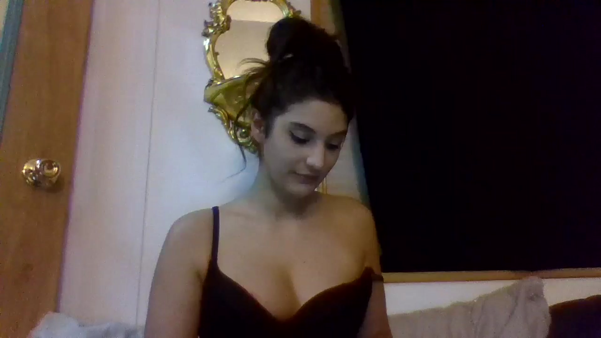 Gallery image thumbnail from YourCamSlut's myfreecams stream on, 11/17/2025, 05:14 image 17 of 20