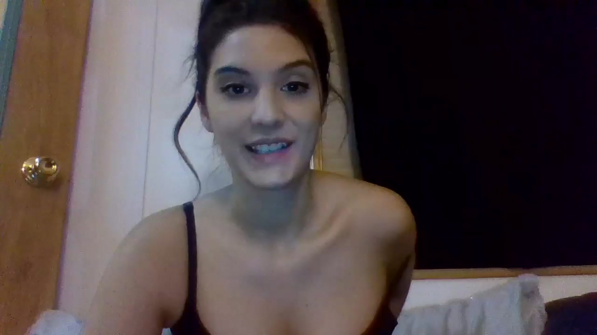 Gallery image thumbnail from YourCamSlut's myfreecams stream on, 11/17/2025, 05:14 image 18 of 20