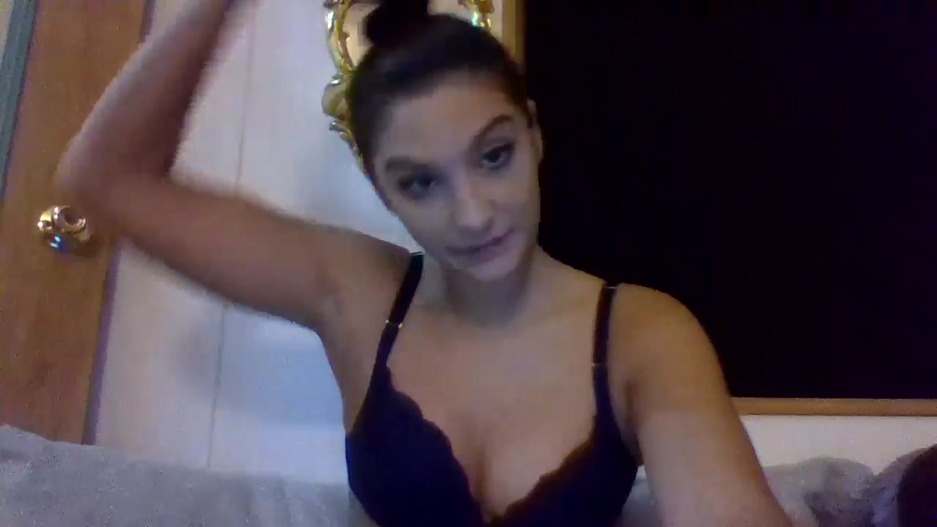 Gallery image thumbnail from YourCamSlut's myfreecams stream on, 11/18/2025, 10:54 image 15 of 20