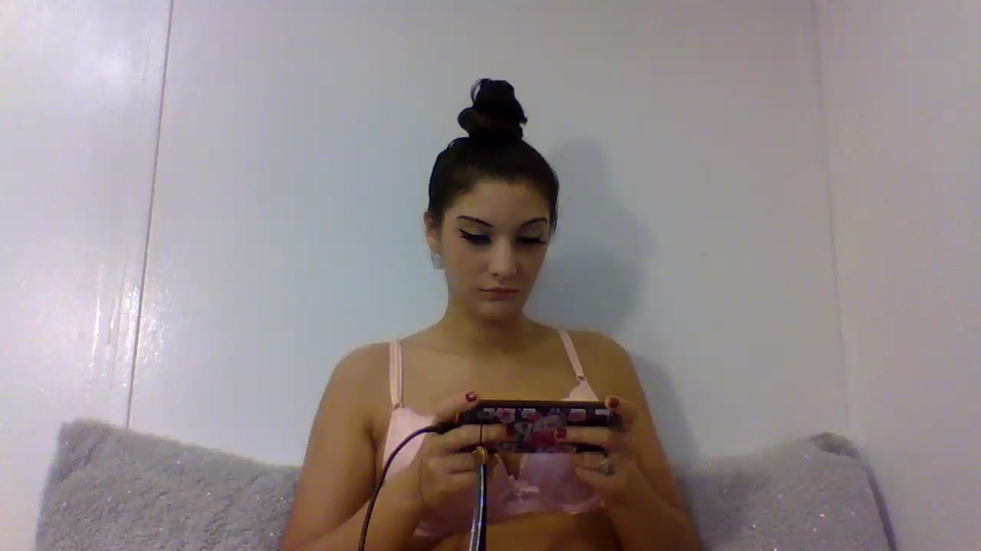 Gallery image thumbnail from YourCamSlut's myfreecams stream on, 12/13/2025, 16:47 image 19 of 20
