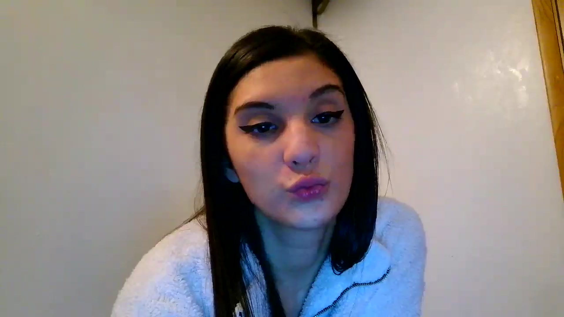 Gallery image thumbnail from YourCamSlut's myfreecams stream on, 12/31/2025, 10:21 image 9 of 20