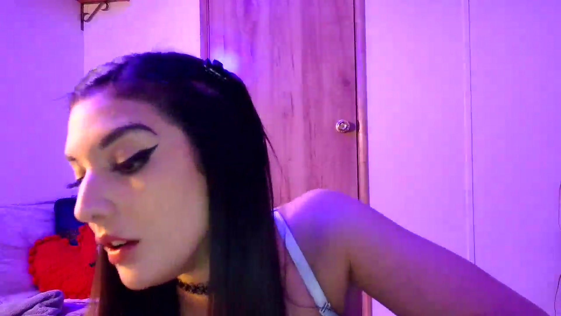 Gallery image thumbnail from YourCamSlut's myfreecams stream on, 01/05/2026, 11:35 image 9 of 20