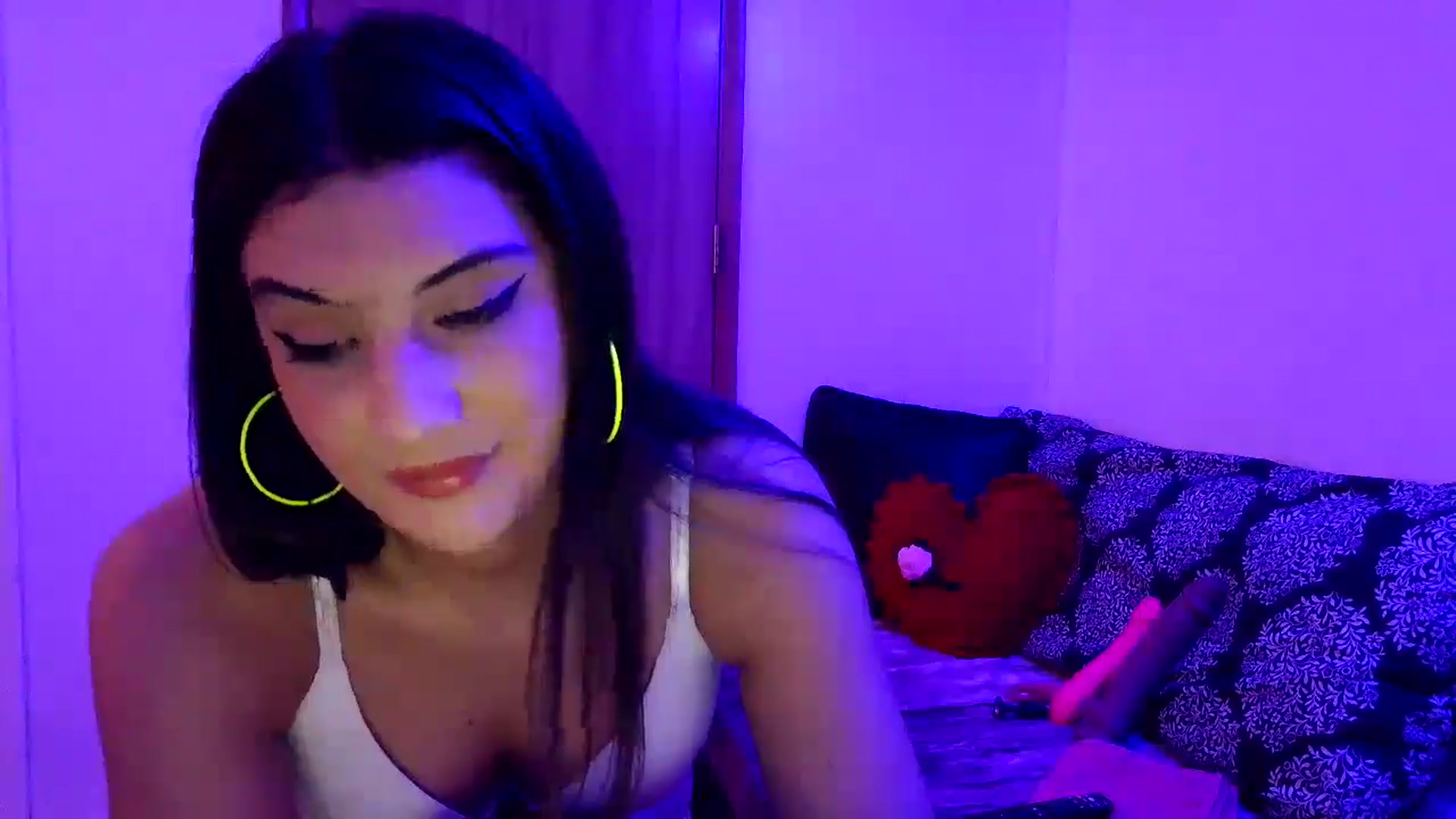 Gallery image thumbnail from YourCamSlut's myfreecams stream on, 01/13/2026, 12:00 image 17 of 20