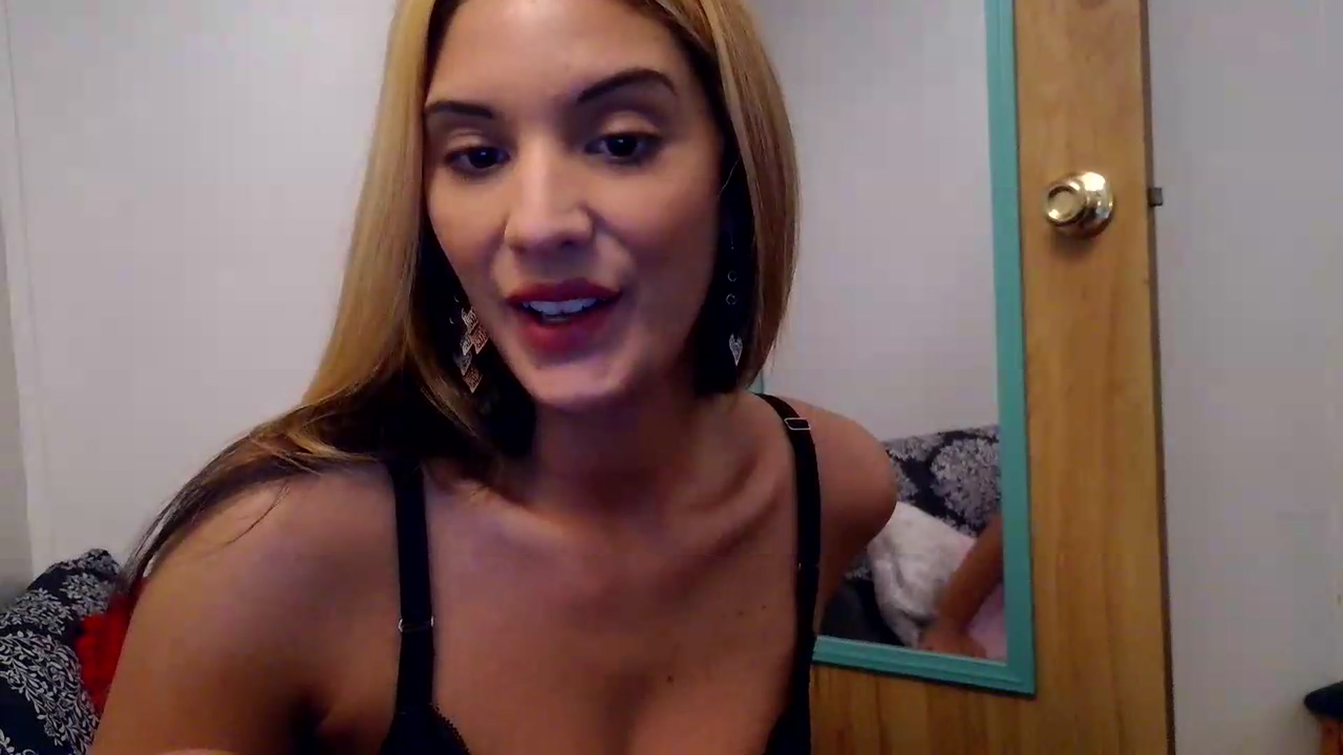 Gallery image thumbnail from YourCamSlut's myfreecams stream on, 06/28/2026, 13:09 image 8 of 20