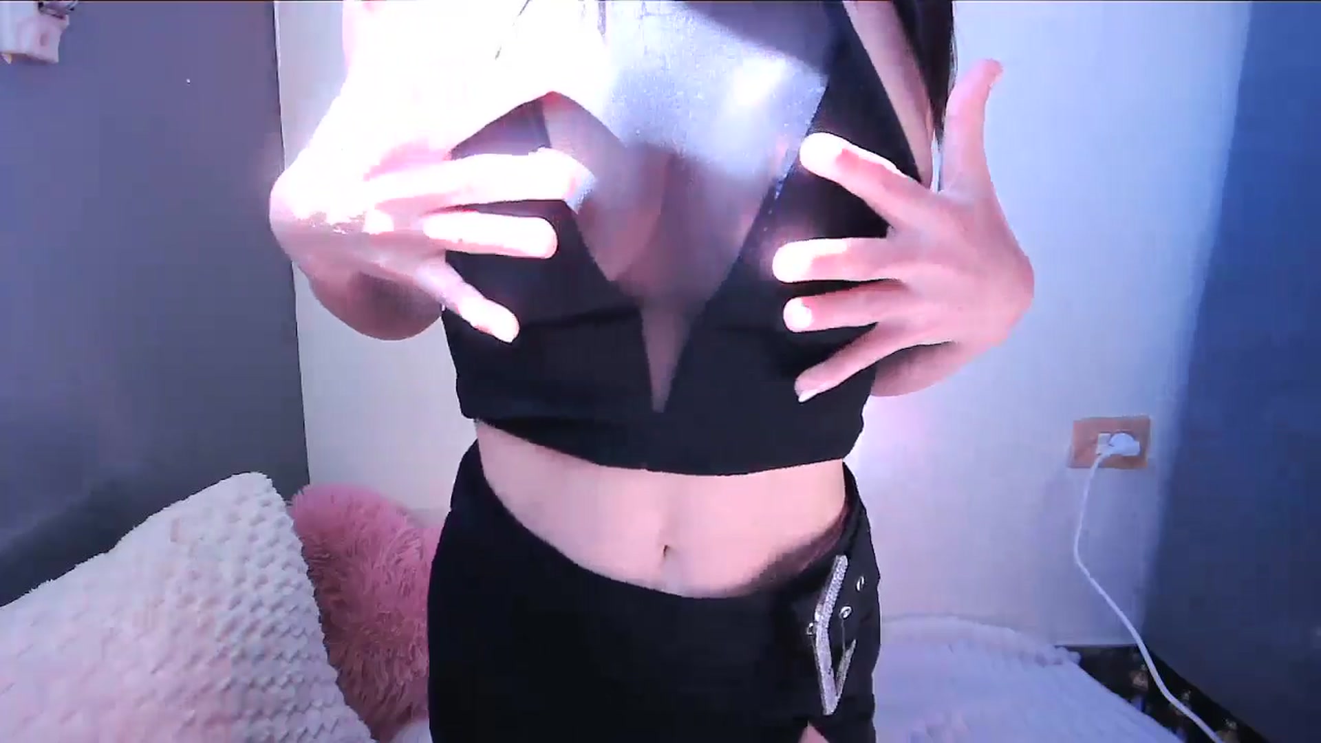 Gallery image thumbnail from YourCupCake's myfreecams stream on, 03/29/2025, 14:33 image 7 of 20
