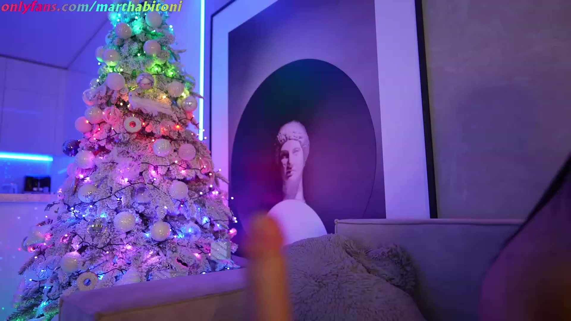Gallery image thumbnail from YourCuteKitty's myfreecams stream on, 11/18/2022, 05:17 image 5 of 20