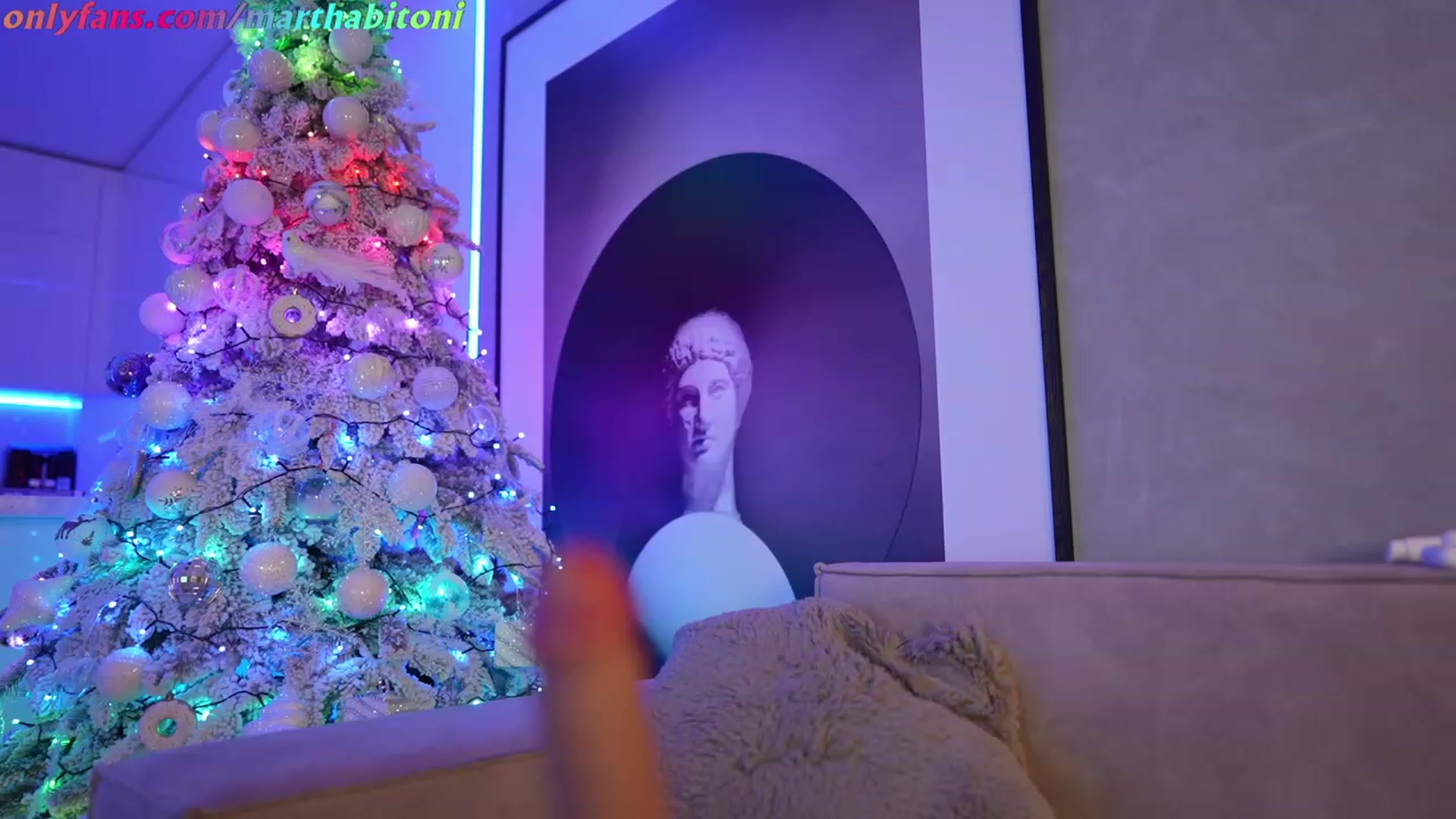 Gallery image thumbnail from YourCuteKitty's myfreecams stream on, 11/18/2022, 05:17 image 15 of 20